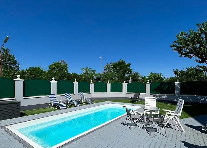 Luxurioeses Mit Pool Appartement Wenen